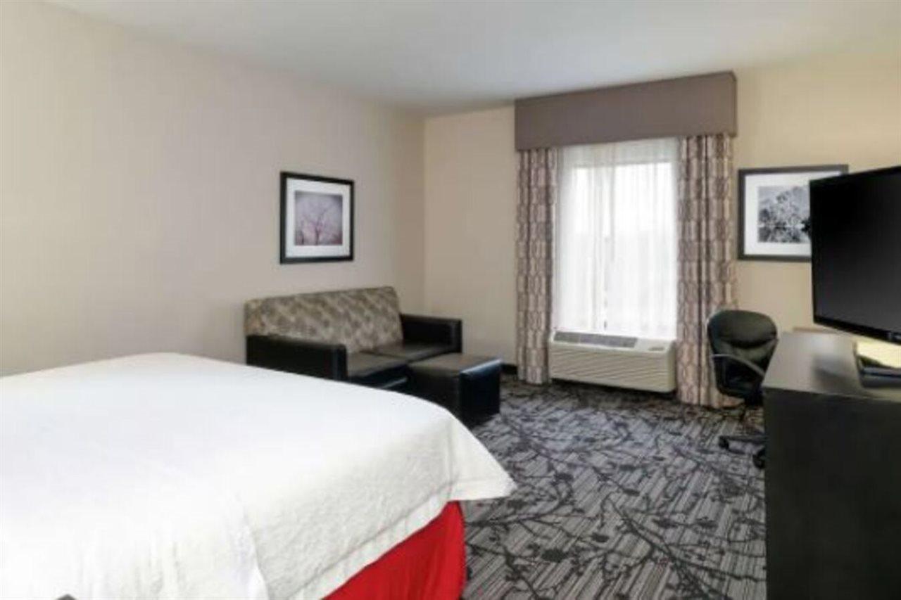 Hampton Inn And Suites Roanoke Airport/Valley View Mall Exteriör bild
