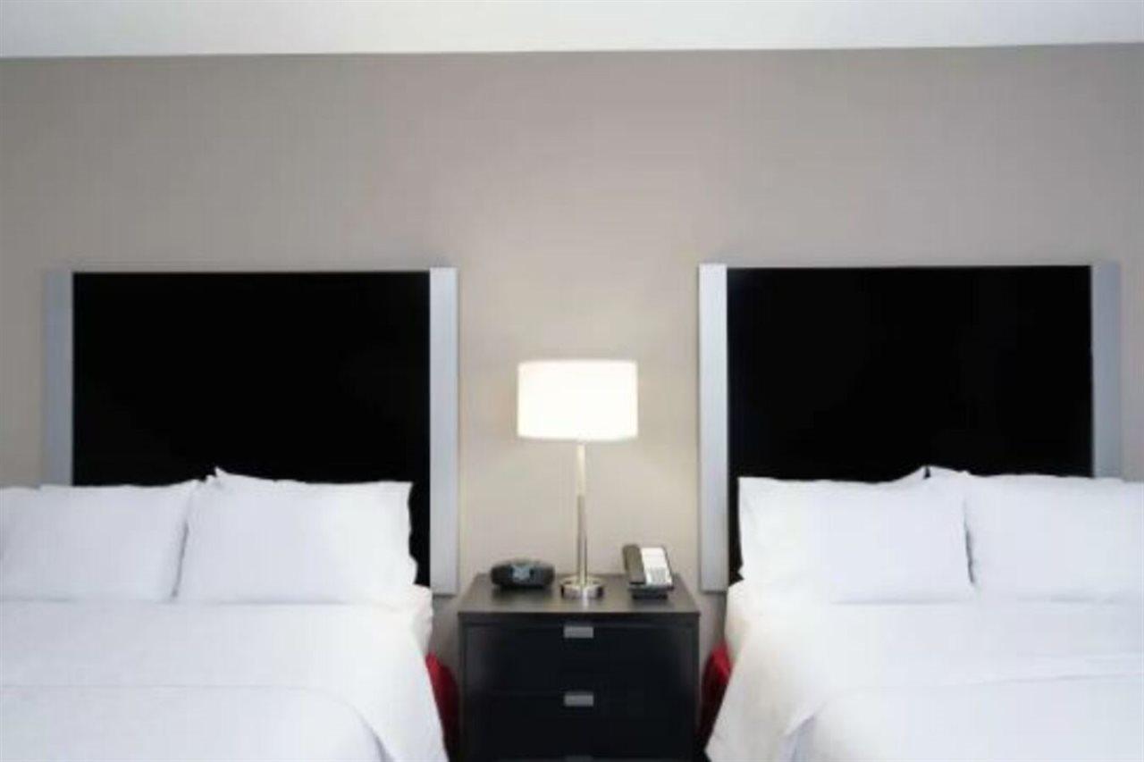Hampton Inn And Suites Roanoke Airport/Valley View Mall Exteriör bild
