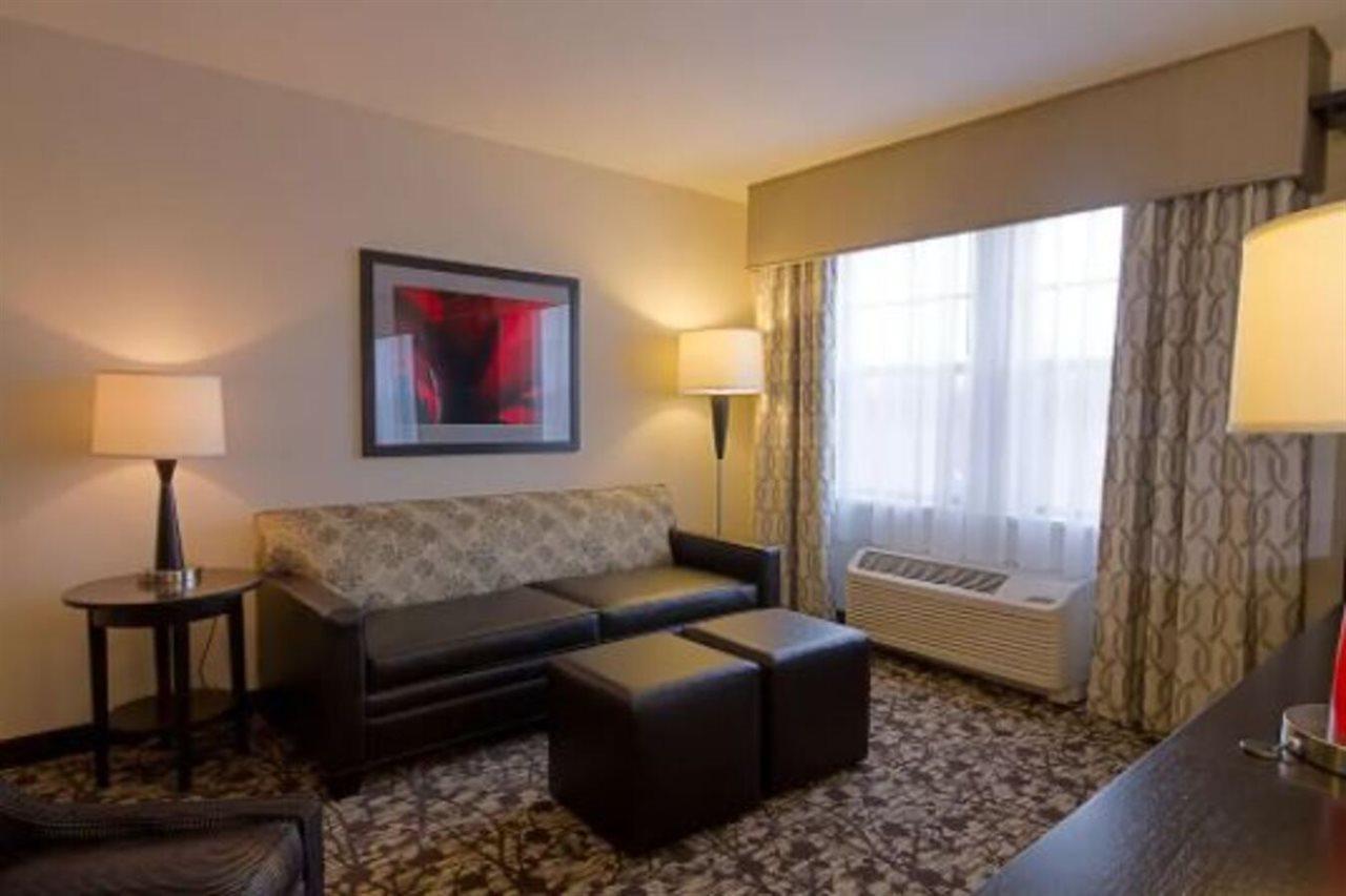 Hampton Inn And Suites Roanoke Airport/Valley View Mall Exteriör bild