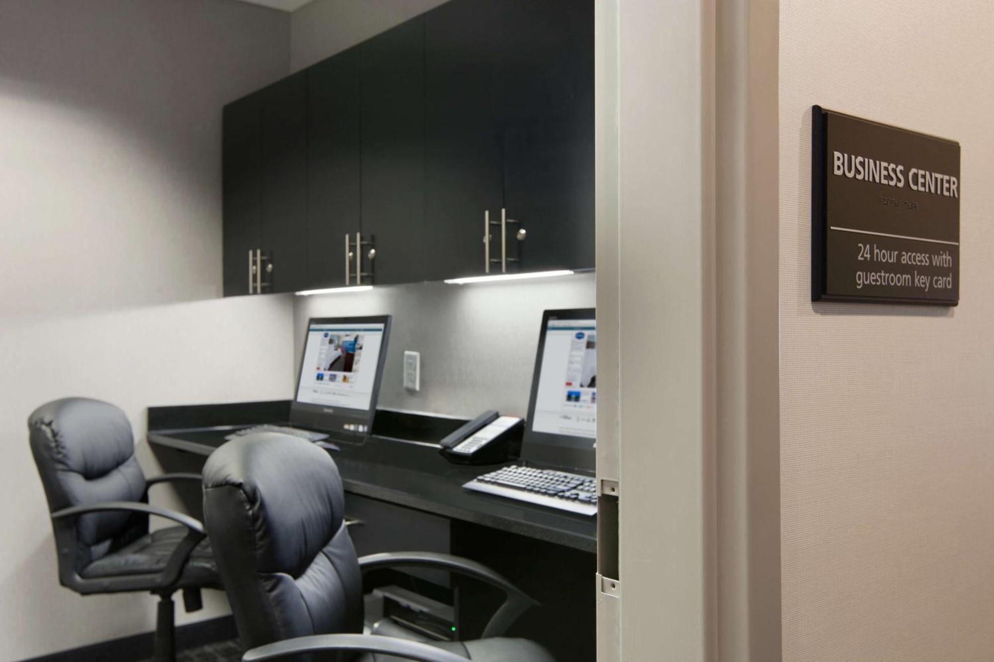 Hampton Inn And Suites Roanoke Airport/Valley View Mall Exteriör bild