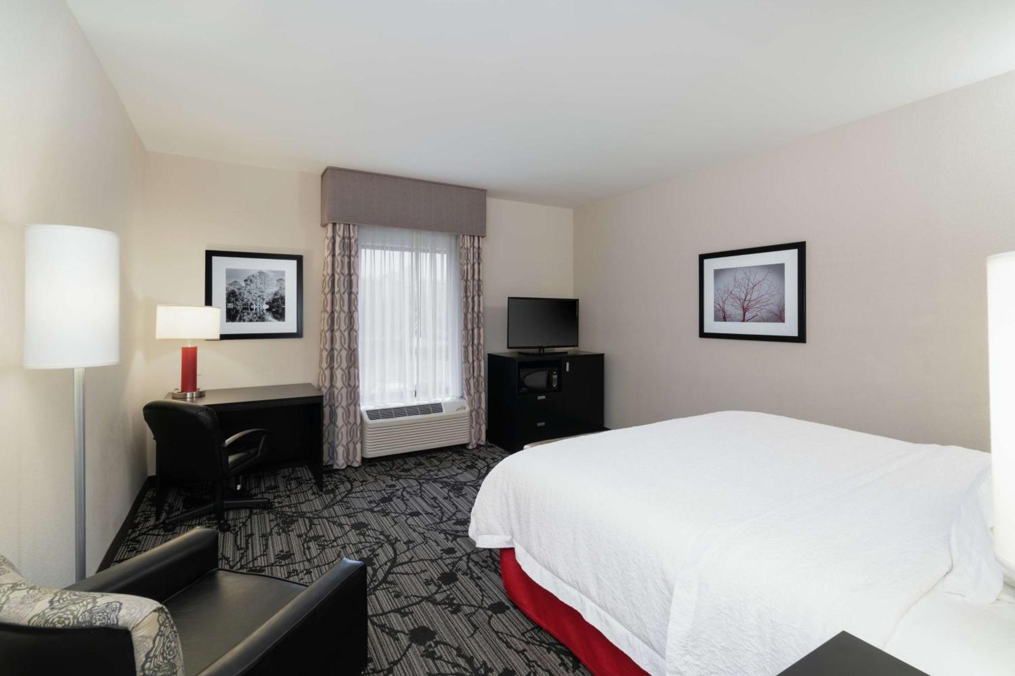 Hampton Inn And Suites Roanoke Airport/Valley View Mall Exteriör bild