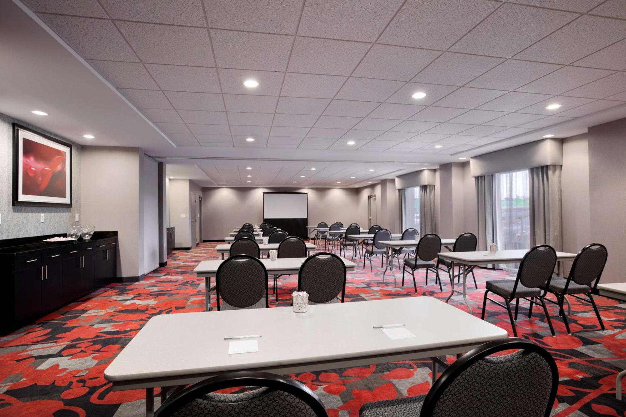 Hampton Inn And Suites Roanoke Airport/Valley View Mall Exteriör bild