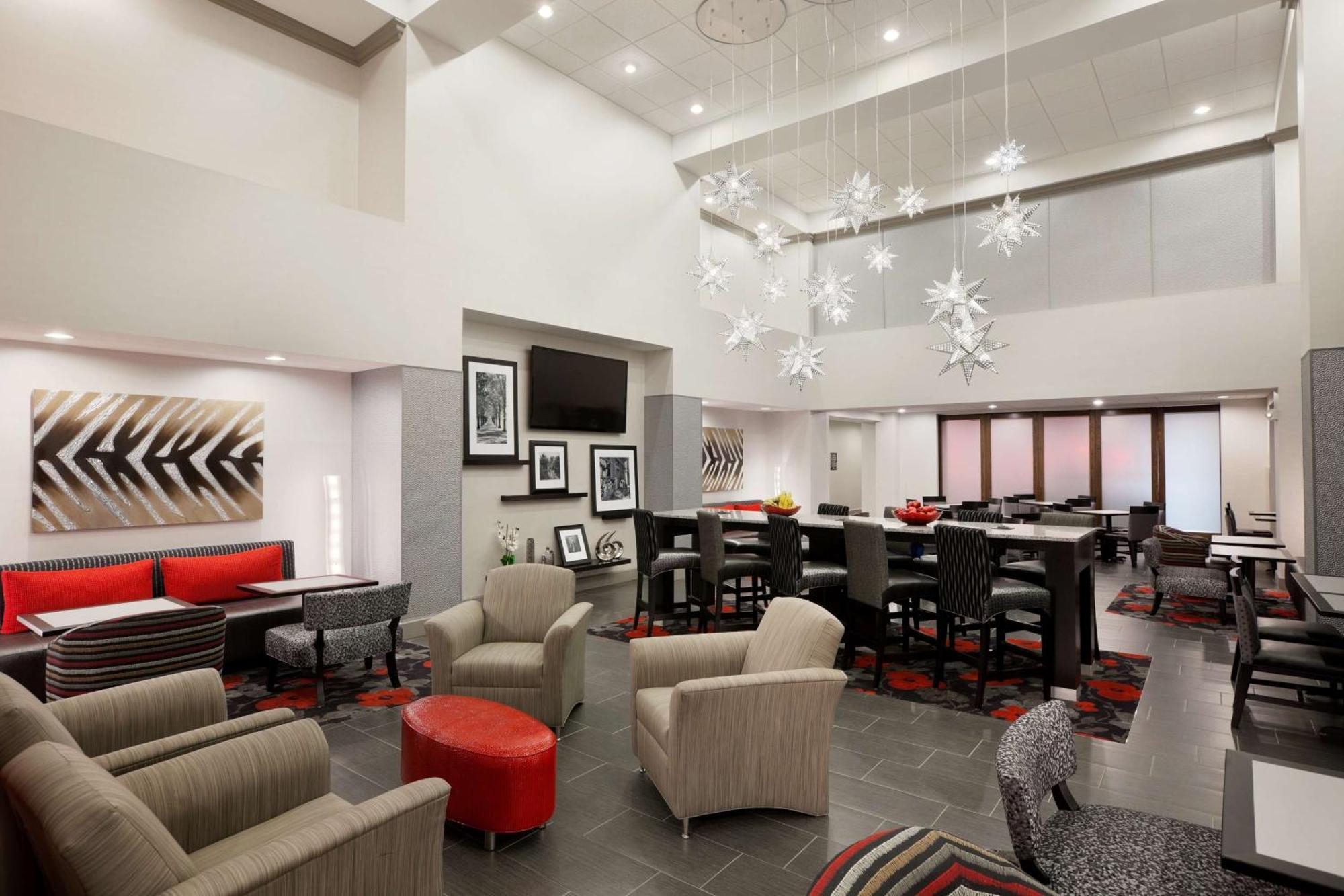 Hampton Inn And Suites Roanoke Airport/Valley View Mall Exteriör bild